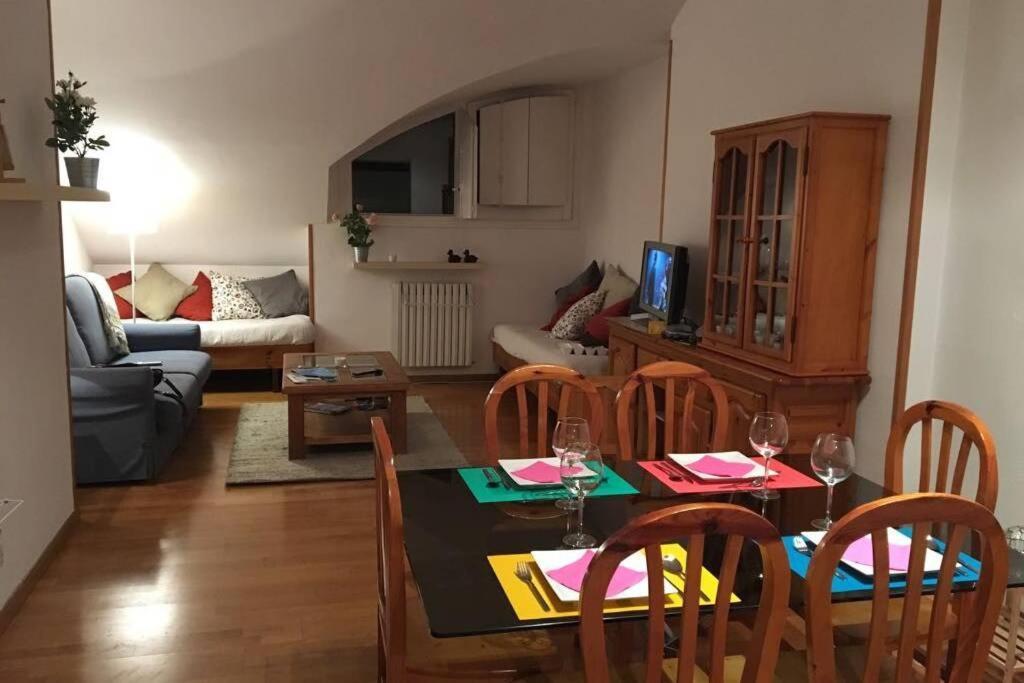 Apartament Apartamento Aticoroel Jaca Zewnętrze zdjęcie